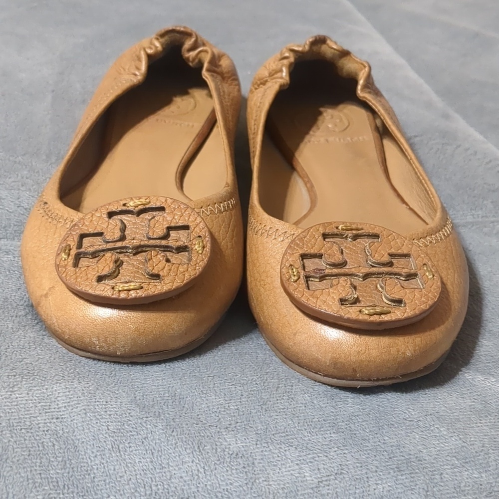 Tory Burch Reva Tumbled Logo Flats size 4.5 - Picture 2 of 10